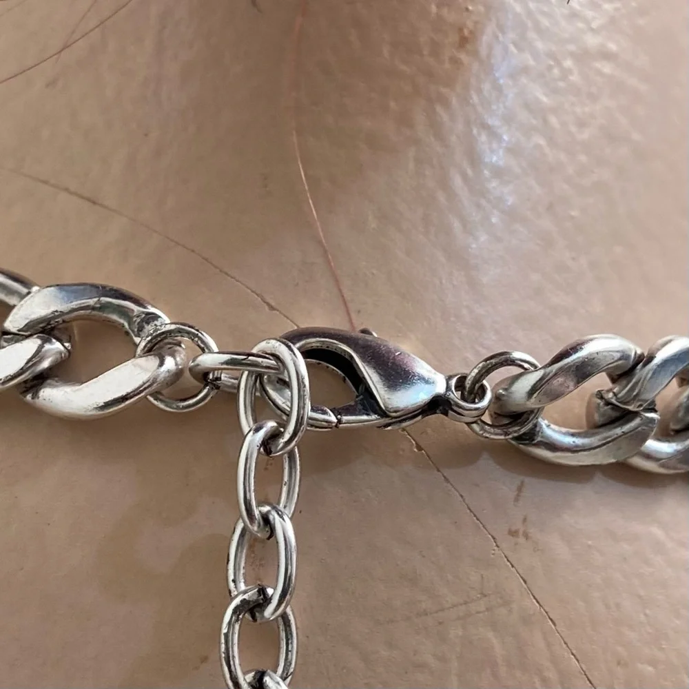 Chunky Silver and Cream Necklace - Picture 4 of 8